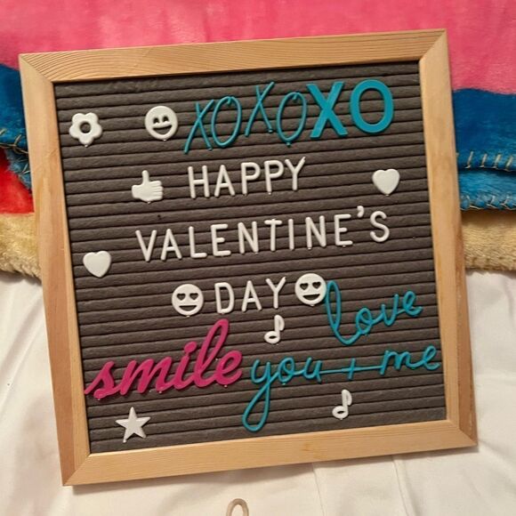 Not so mystery Mystery Box Happy items - Picture 3 of 7